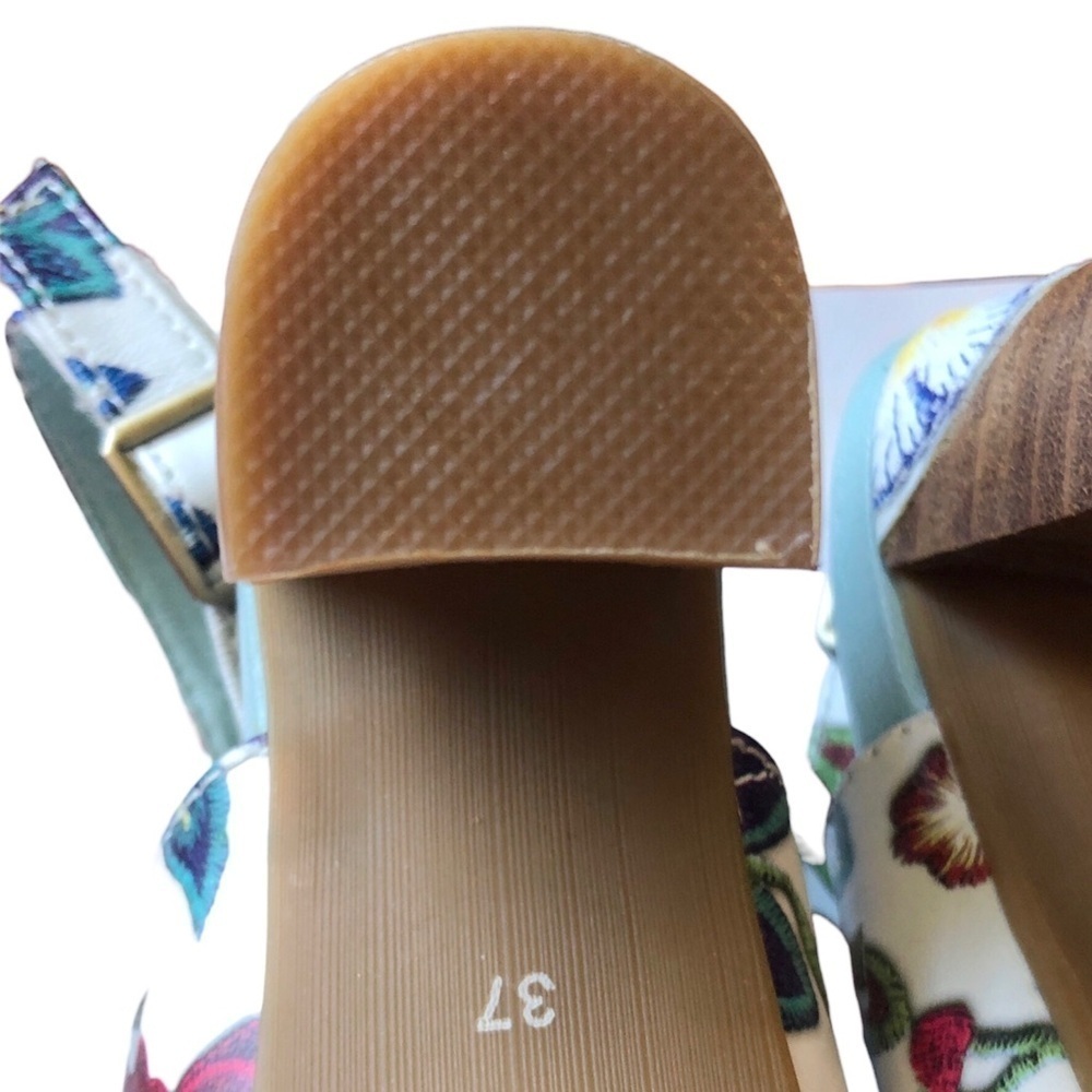 Spring Step Floral Multi-Color Slingback Sandals - Picture 10 of 16